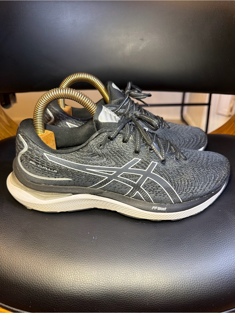 ASICS Women's Gel-Cumulus 24 Running Shoes, Size 10 Excellent condition